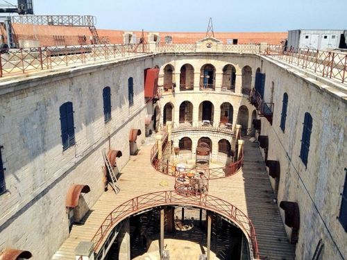 Vue depuis la passerelle de l\'intérieur du fort