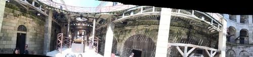 Vue panoramique de la cour intérieure du fort