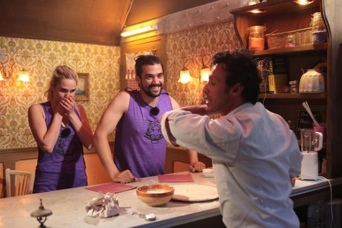 Camille Lou et Florent Mothe dans le restaurant de Willy