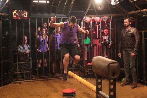 Florent Mothe dans la Cage