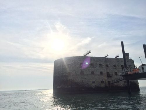 Presque aussi éprouvant que l'Ironman, FORT BOYARD !!!
Heureusement, team de choc, sourires et solidarité ! :)