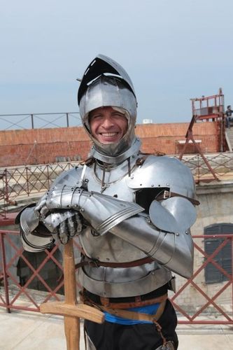 Samuel Etienne en armure