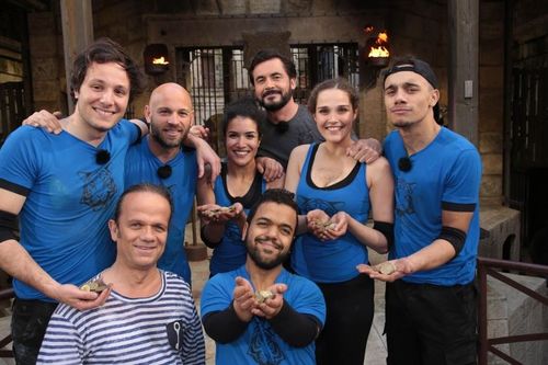 L'équipe de Franck Gastambide composée de Sabrina Ouazani, Mister V, Vianney, Camille Lou et Anouar Toubali