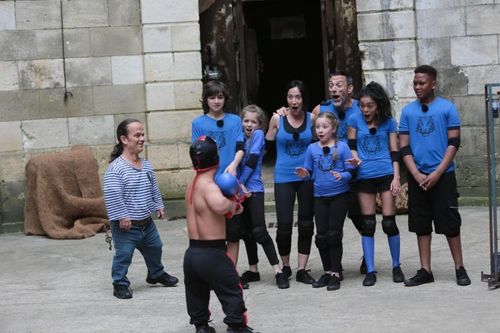 L'équipe Kids United semble intriguée ...