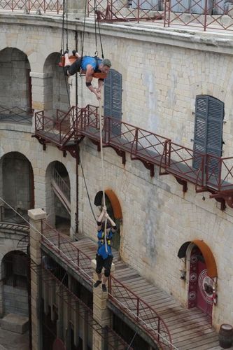 Gérard Vives et Esteban dans l'aventure Vertige et dépendance