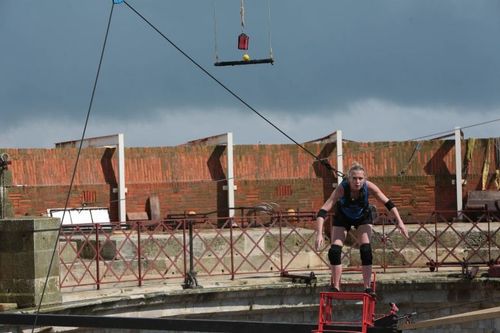 Julie Taton dans l'aventure de la Chaise instable