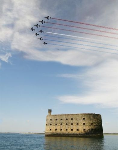 La Patrouille de France au dessus du fort