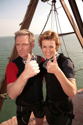 Yvon Back et Anne Richard dans l'aventure de la Tyrolienne