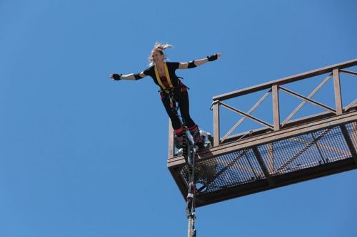 Vitaa dans le Saut de l'ange
