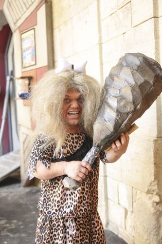 Passe-Muraille apprenti cro-magnon ? Sûrement pour le Rodéo-Dino