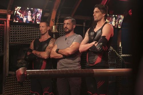 Olivier Minne est bien entouré avec les soldats de Rouge : Frédérick Bousquet et Camille Lacourt. La cage est bien gardée.