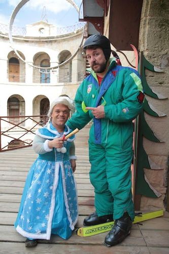 Passe-Muraille, la reine des neiges, en compagnie de Bruno Guillon.