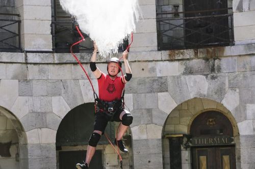 Nelson Monfort semble avoir percé le ballon du Rocket-Man