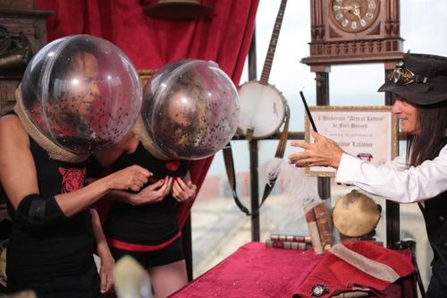 Vincent Mc Doom et Caroline Ithurbide en bien mauvaise postures face à Narcise Lalanne dans la Boyard Academy !