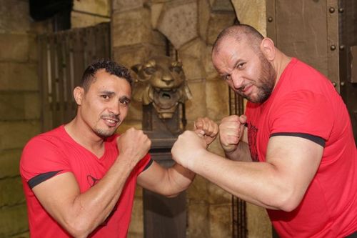Deux candidats au top : Brahim Asloum et Mokhtar.