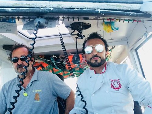 C’est le cinquième soir...
Je suis co-pilote du bateau qui ramène tout le monde à quai.
#FortBoyard2018