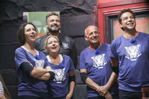 L'équipe numéro 3 devant le train fantôme.