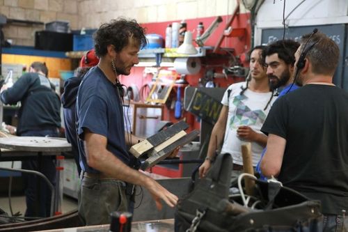 En cellule 011, certaines épreuves sont modifiées dans les ateliers.