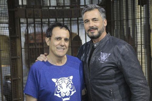 Olivier Minne et Thierry Beccaro devant la salle du trésor