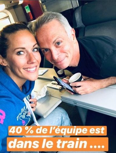 La capitaine est rassurée : @perefouras on arrive ! 
[oui ???? rencontrer un amour platonique  de 30 ans nécessite des huîtres au petit dej...]