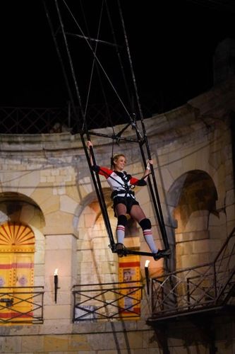 Elodie Gossuin sur la Cloche