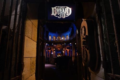 L'entrée du fort éclairée pour l'After.