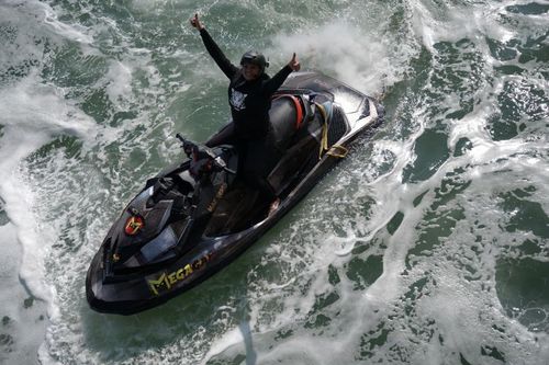 Géraldine Lapalus sur le jet ski de Mégagaf