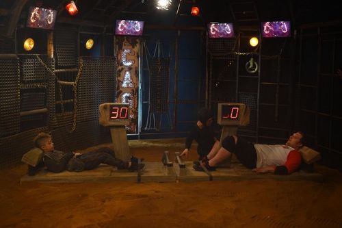 McFly dans le duel de la Cage de l'Endurance