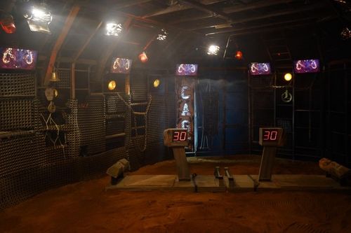 McFly dans le duel de la Cage de l'Endurance