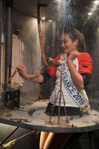 Miss France dans la Cabine Abandonnée