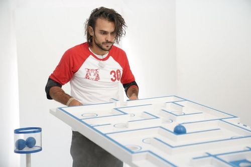 Jérémy de Koh-Lanta dans le défi du Labyrinthe