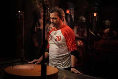 Sébastien Roch réalisant le défi de l'Arbalète