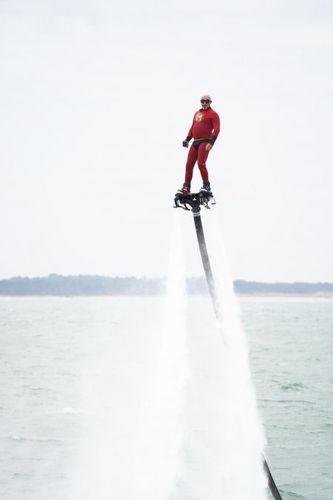 Megagaf sur son Flyboard