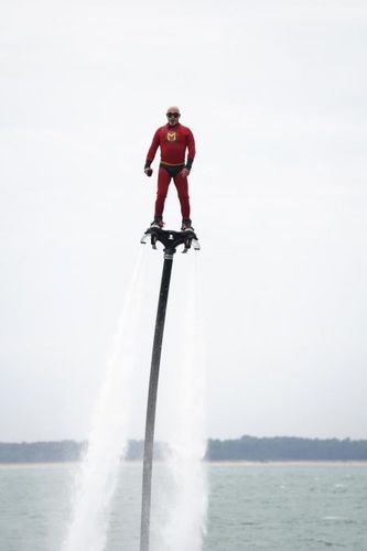 Megagaf sur son Flyboard