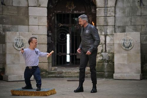 Olivier Minne et Passe-Muraille (sur un tapis volant)