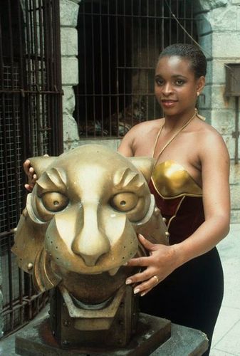 Félindra et sa tête de tigre
