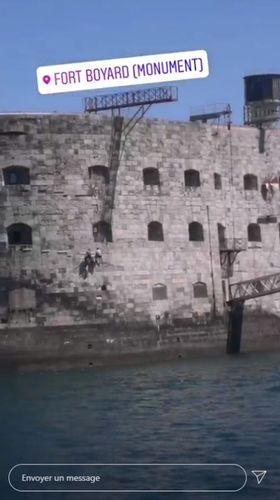 Installation des Corniches du Précipice Extérieur