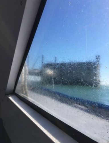 Arrivée par bateau au fort