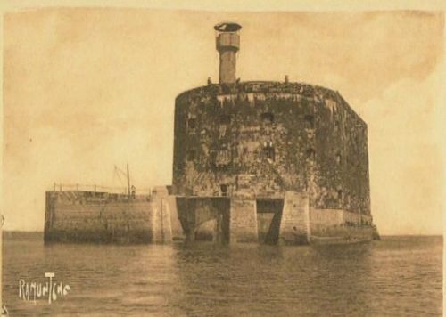 Le carrelet, le port et la vigie