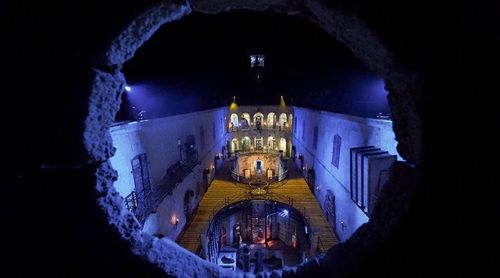 Le fort vu de nuit depuis l'horloge