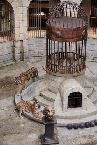 Les tigres dans la Salle du Trésor