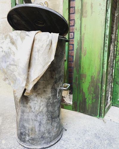 Un détail de la porte de la cellule 118.