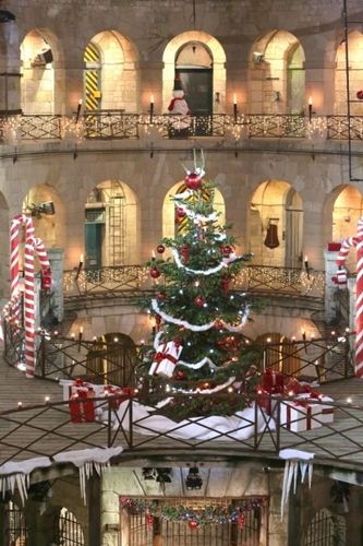 Le fort décoré pour les fêtes de fin d\'année