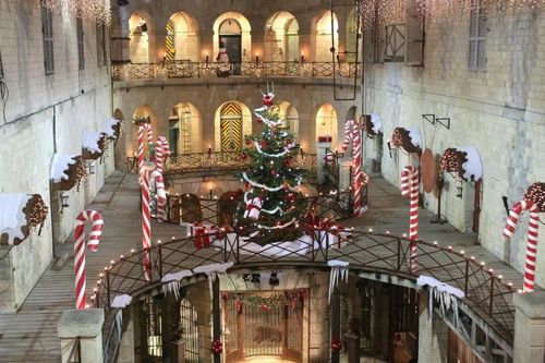 Le fort décoré pour les fêtes de fin d\'année