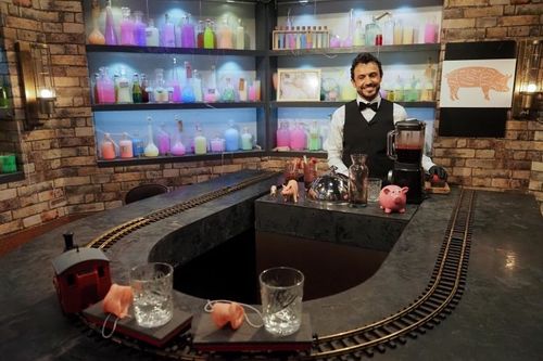 Le Chef Willy dans son bar clandestin