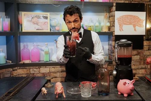 Le Chef Willy dans son bar clandestin
