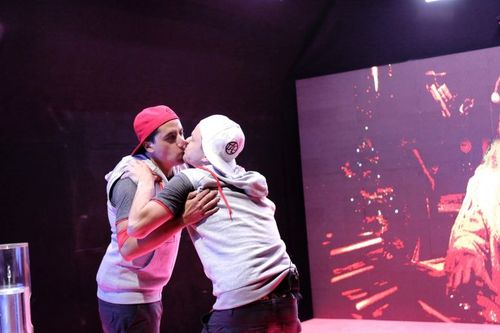 Les Lascars Gays dans la Cellule interactive