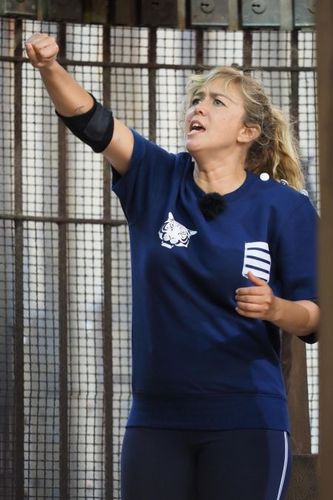 Enora Malagré sur le proscenium