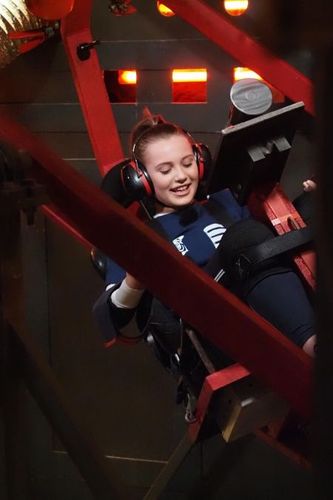 Carla Lazzari installée dans le fauteuil de gagarine