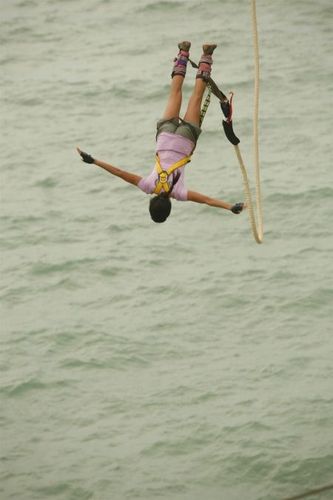 Shy'm lors du Saut de l'Ange